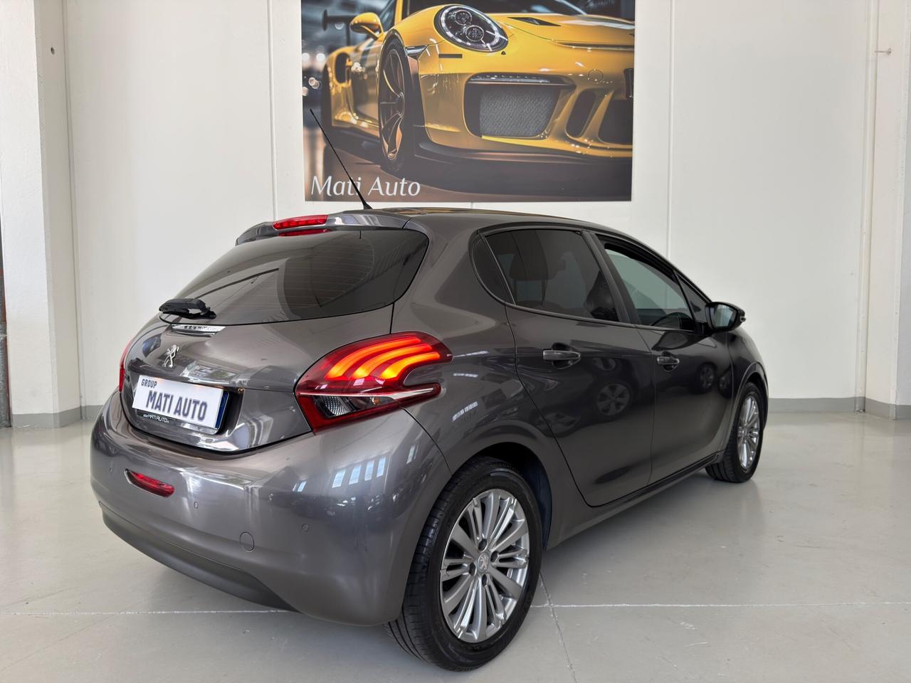 Peugeot 208 PureTech 82 5 porte Allure