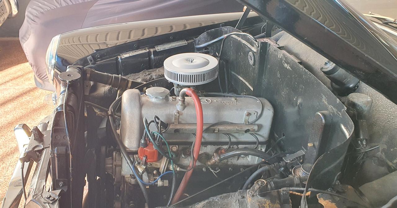 Mercedes 190 PONTON