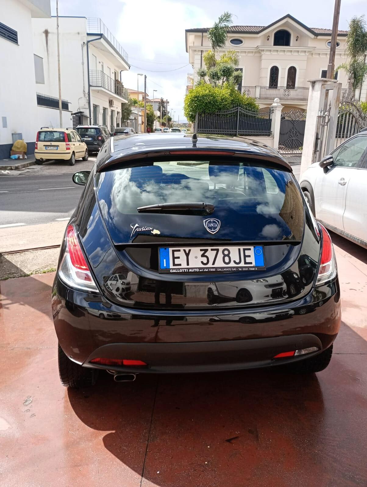 Lancia Ypsilon 1.2 69 CV 5 porte Elefantino