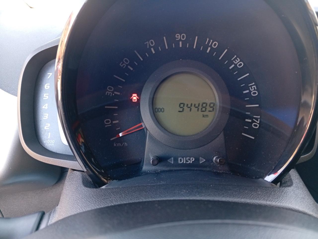 Toyota Aygo 1.0 VVT-i 69 CV 5 porte x-black TSS