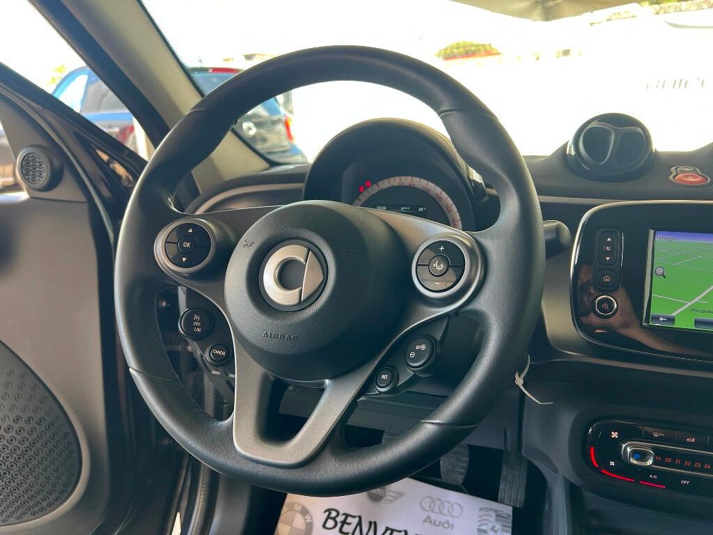 Smart Forfour 1.0 71 CV Total Black 30.000KM!