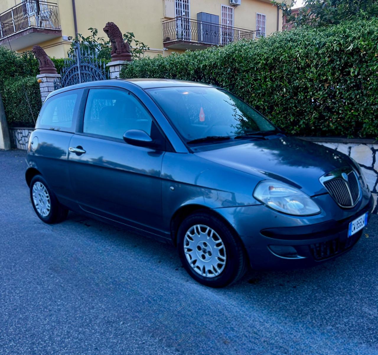 Lancia Ypsilon 1.2 16V Platino benzina neopatentati, ok
