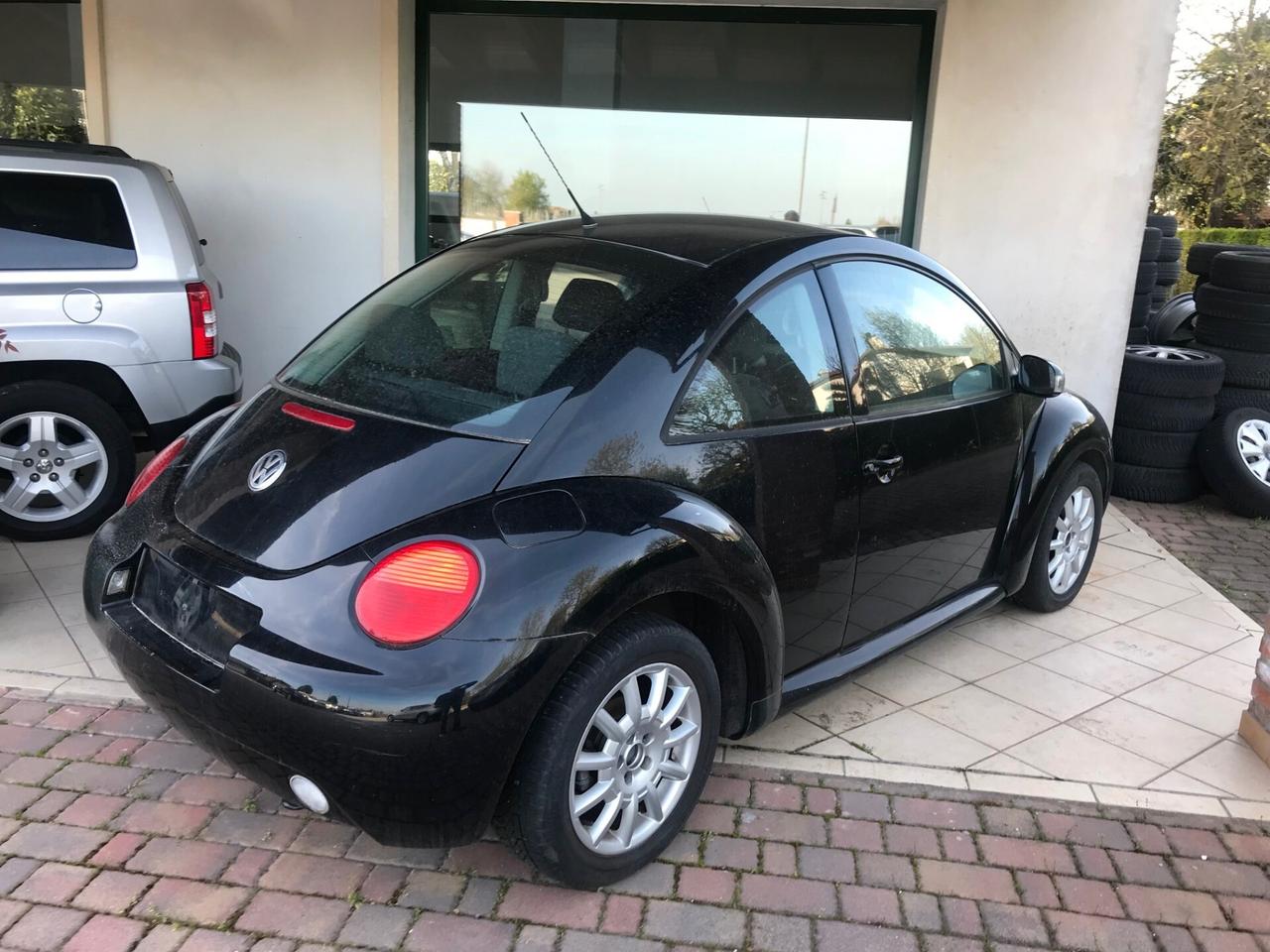 Volkswagen New Beetle 1.4 benzina 55 kw cabrio