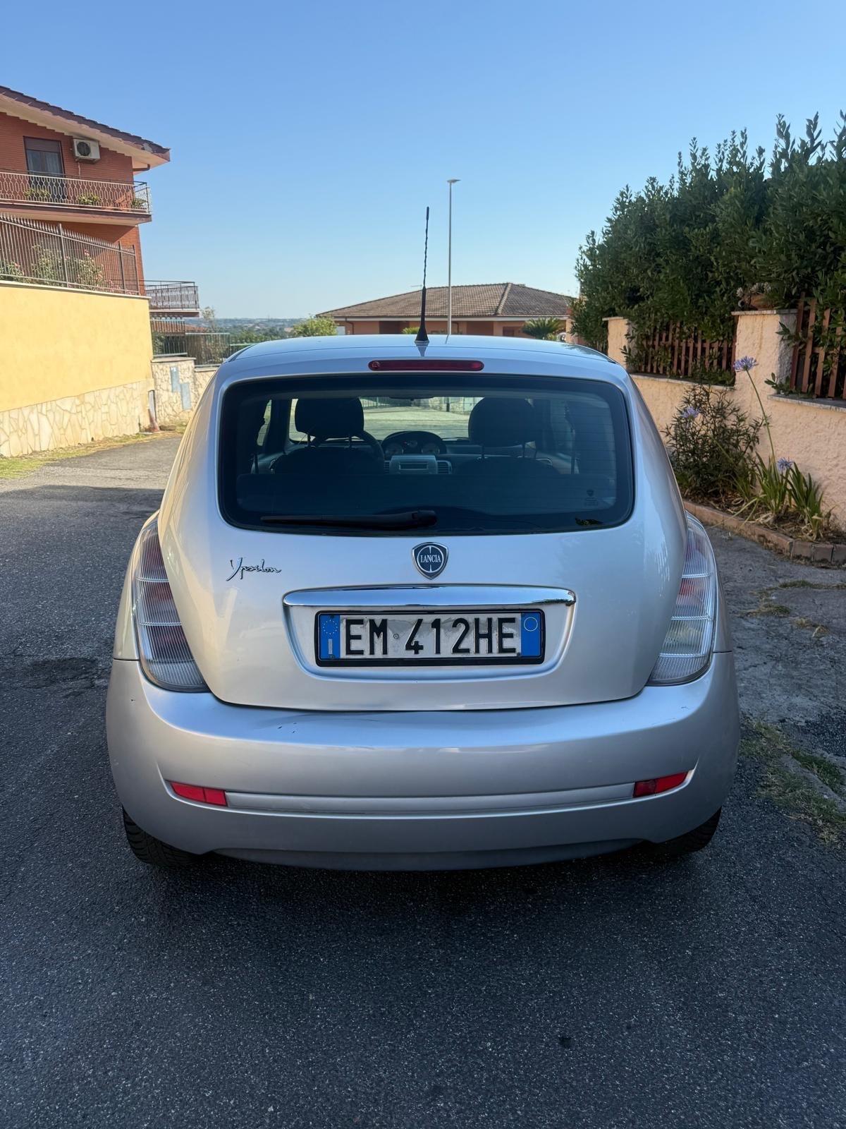 Lancia Ypsilon 1.2 69 CV 5 porte GPL Ecochic Silver