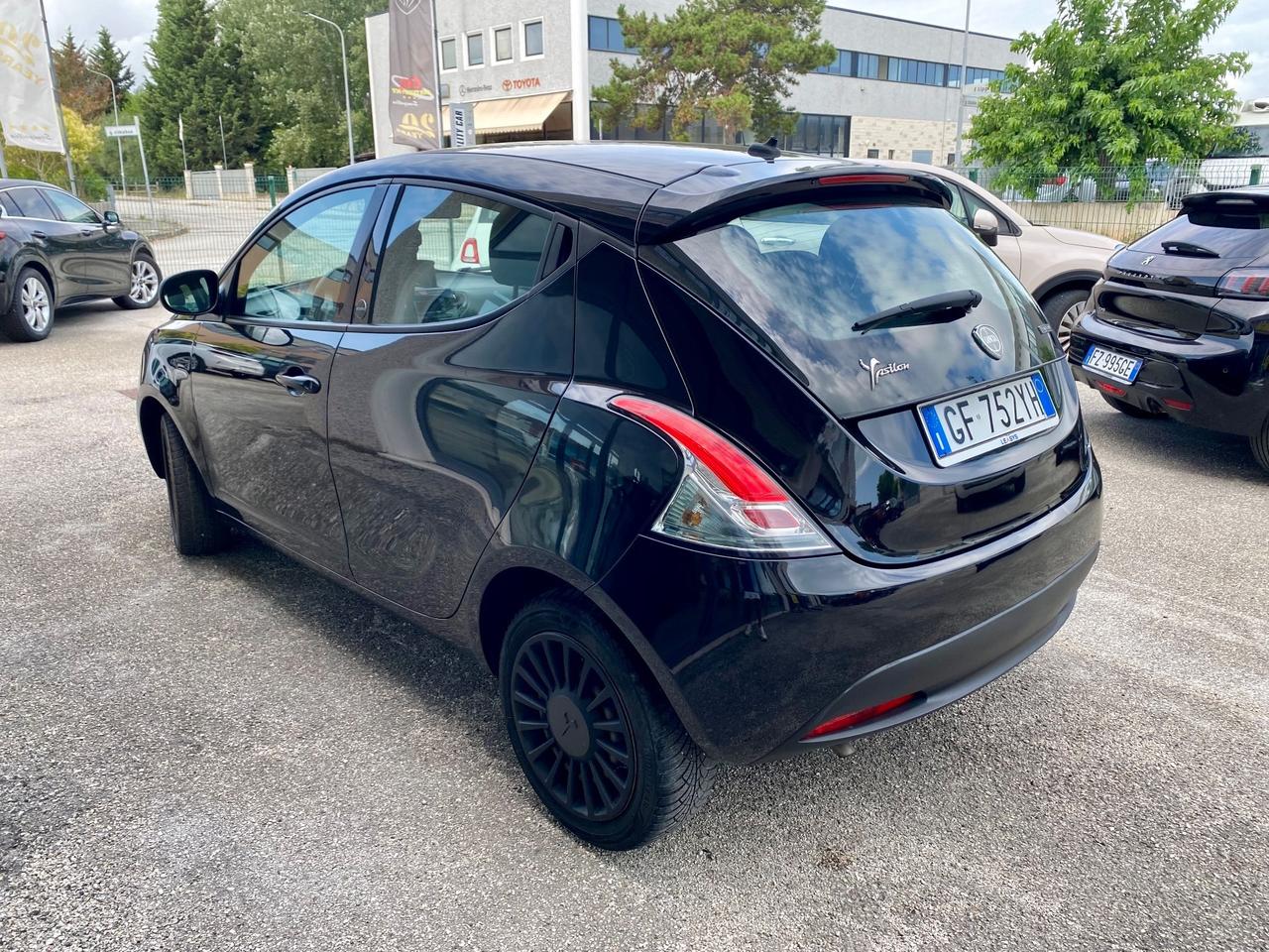 Lancia Ypsilon 1.0 FireFly Hybrid - 2021