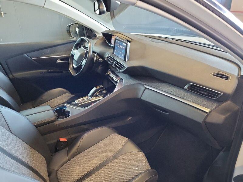 Peugeot 3008 BlueHDi 130 EAT8 S&S Allure
