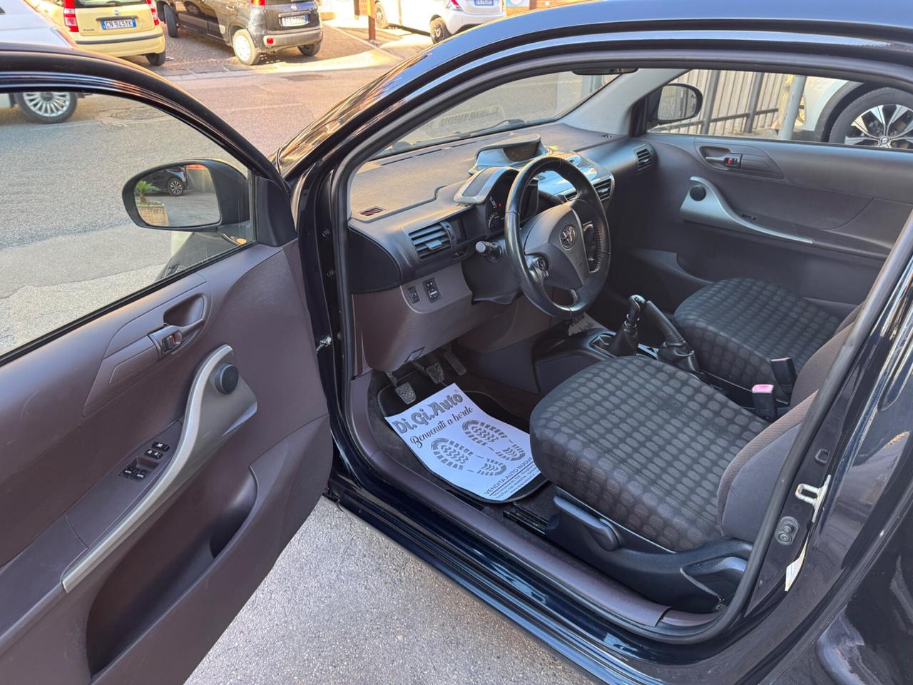 Toyota iQ 1.4 D-4D 90cv Multidrive