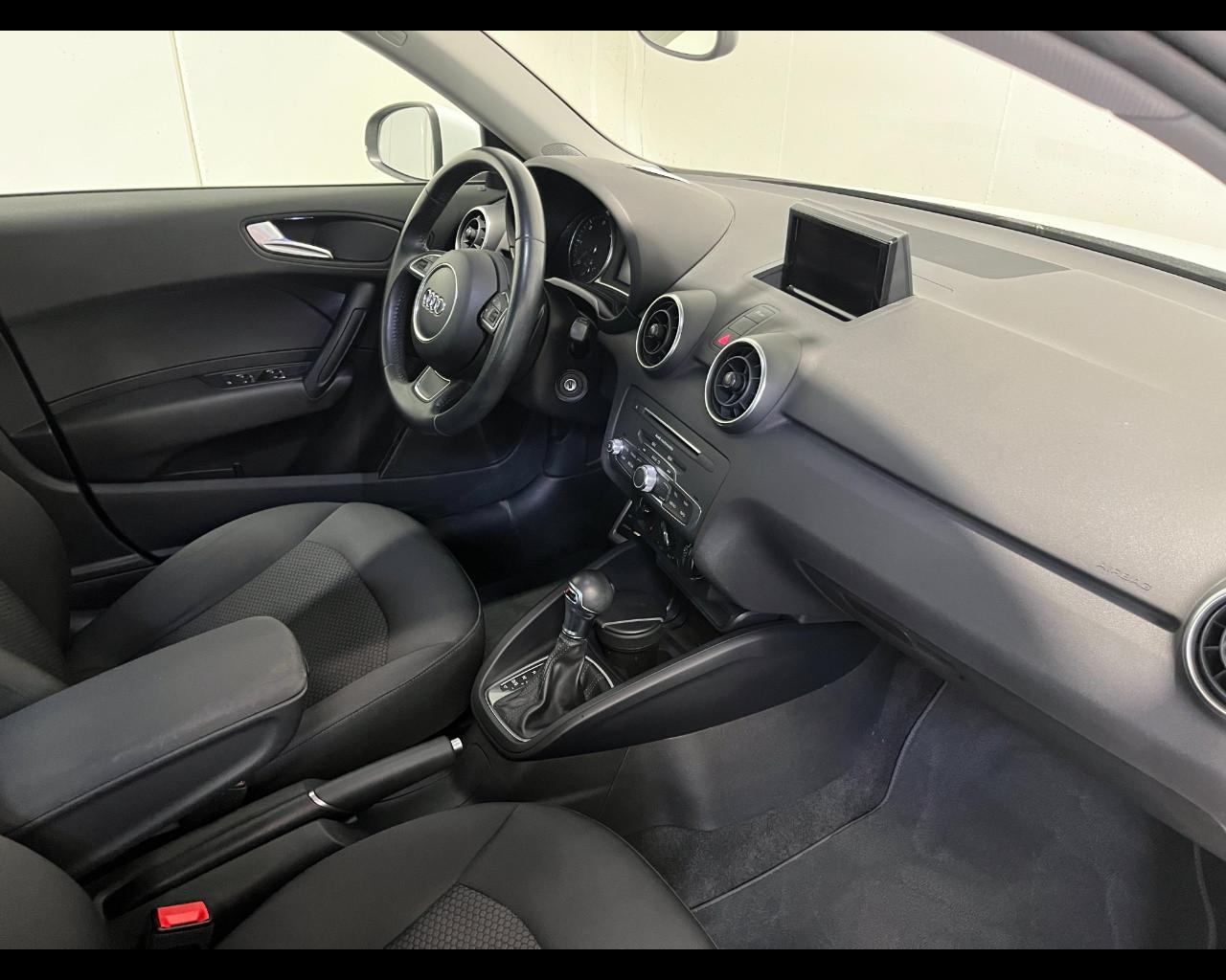 AUDI A1 SPORTBACK 1.4 TDI S-TRONIC METAL PLUS