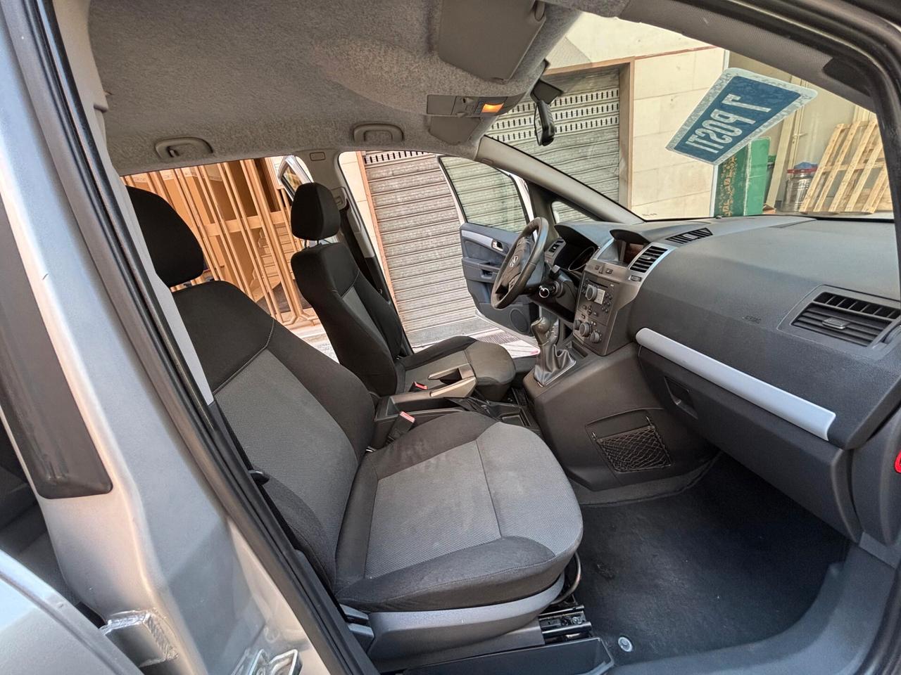 Opel Zafira 1.9 CDTI 101CV ** 7 POSTI **