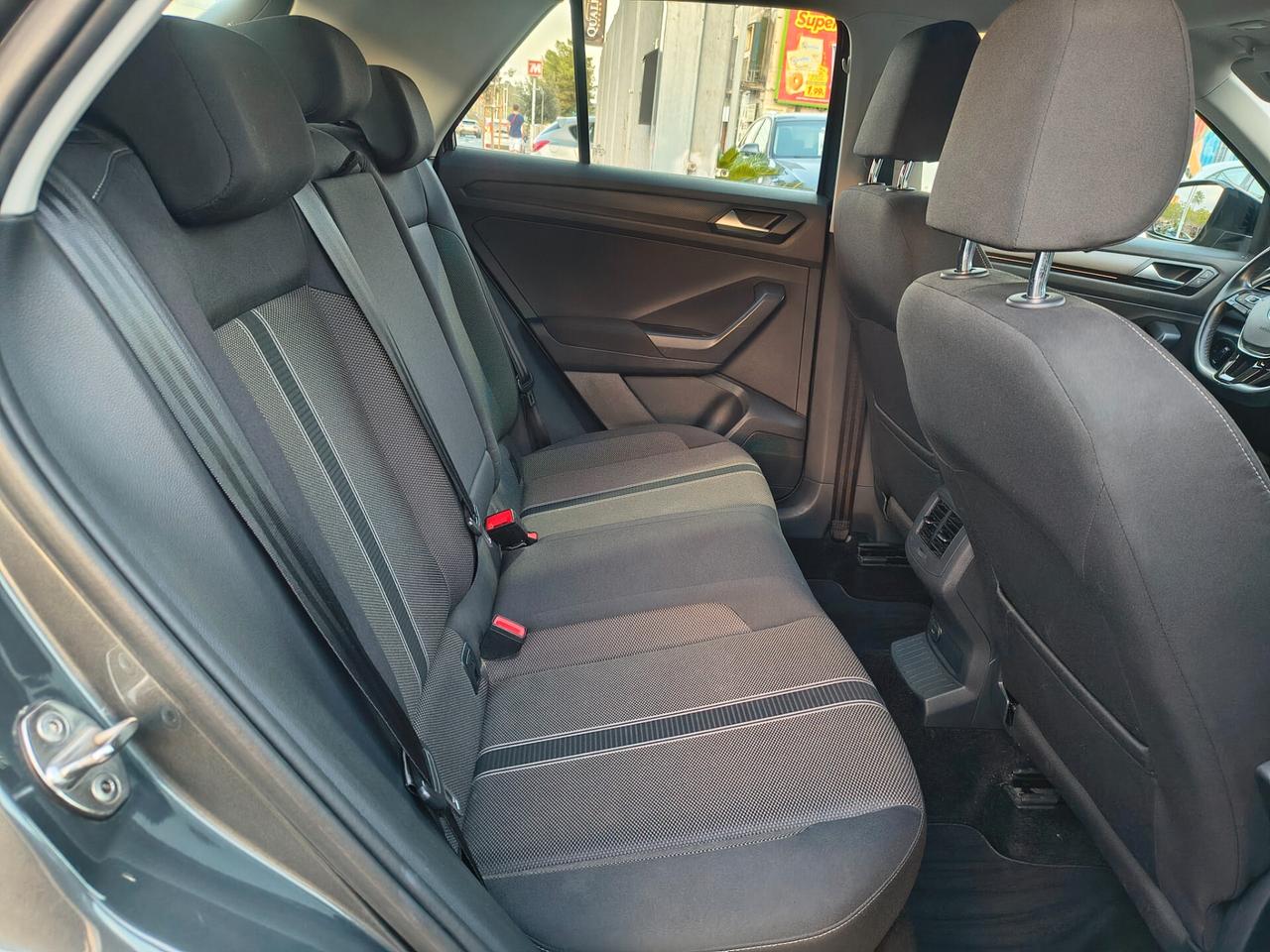 VOLKSWAGEN T-ROC 1.0 BENZINA 110.000 KM ANNO 2018
