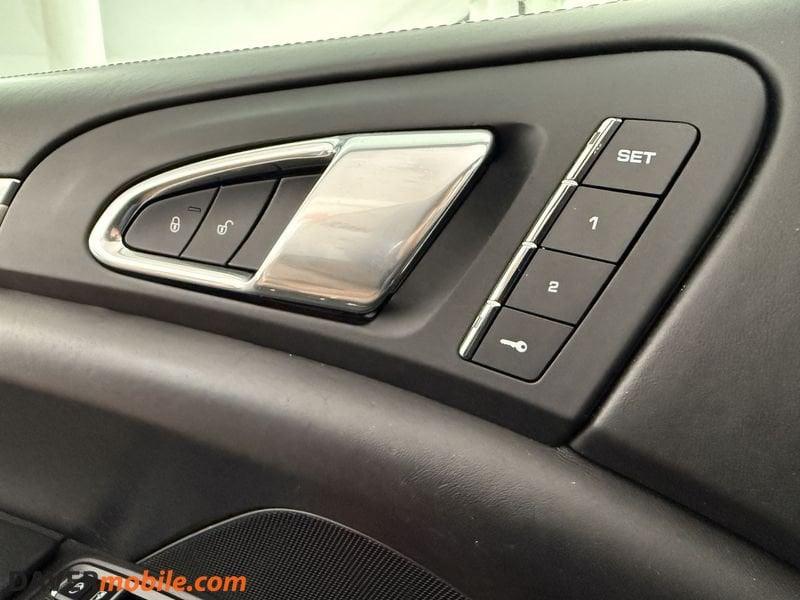 Porsche Cayenne 3.0 Diesel Pure green Platinum Edition