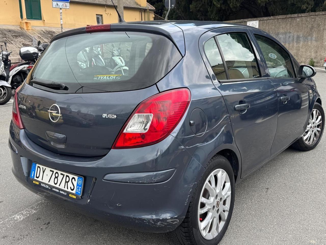 Opel Corsa 1.2 80CV 5 porte GPL - euro6 2009