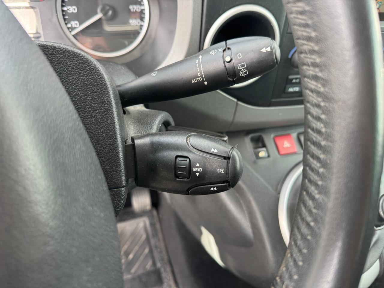 Peugeot Partner Tepee 1.6 BlueHDi 120 NAVI RETROCAMERA