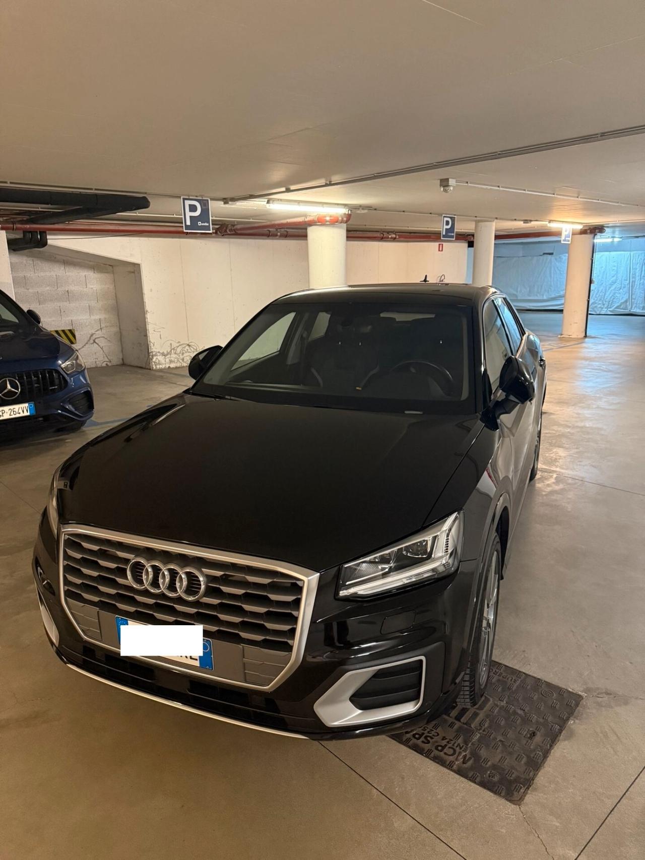 Audi Q2 35 TFSI Identity Black