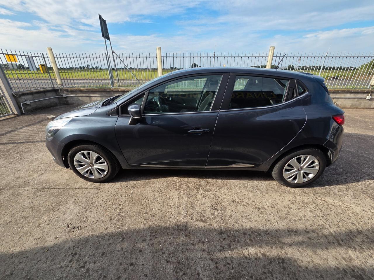 Renault Clio 1.2 75CV 5 porte Zen