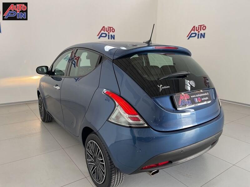 Lancia Ypsilon 1.0 FireFly 5 porte S&S Hybrid Gold
