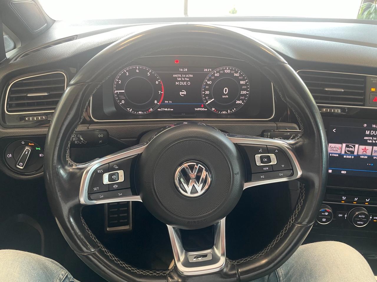 Volkswagen Golf 1.5 TSI 5p. R-Line