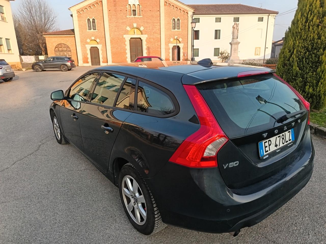 Volvo V60 D5 Geartronic Momentum 2012