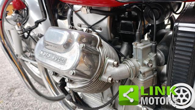MOTO GUZZI V7 700 prima serie