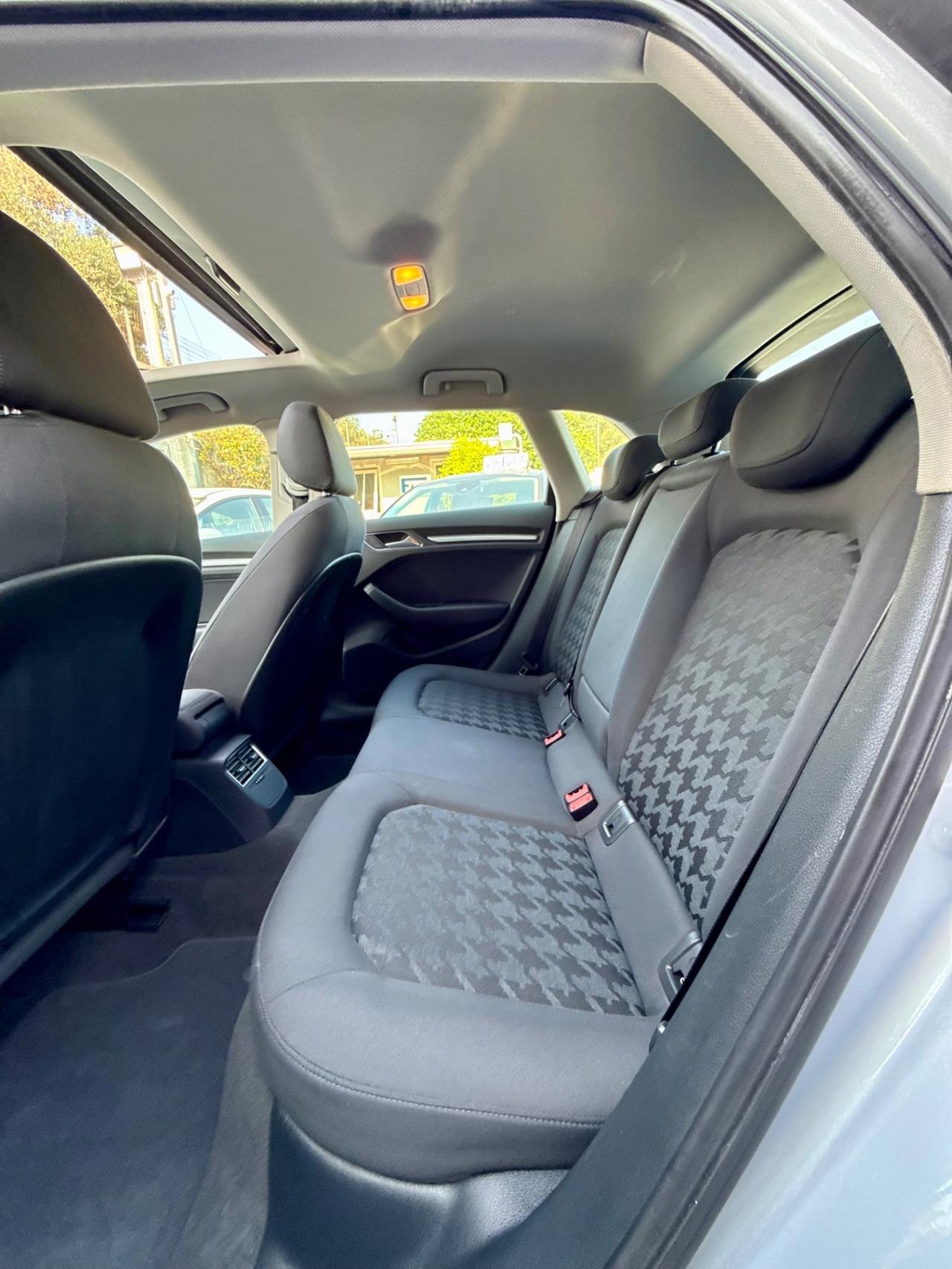 Audi A3 1.6 TDI,TETTO APRIBILE ,Climatronic bizona,Navi,ecc.