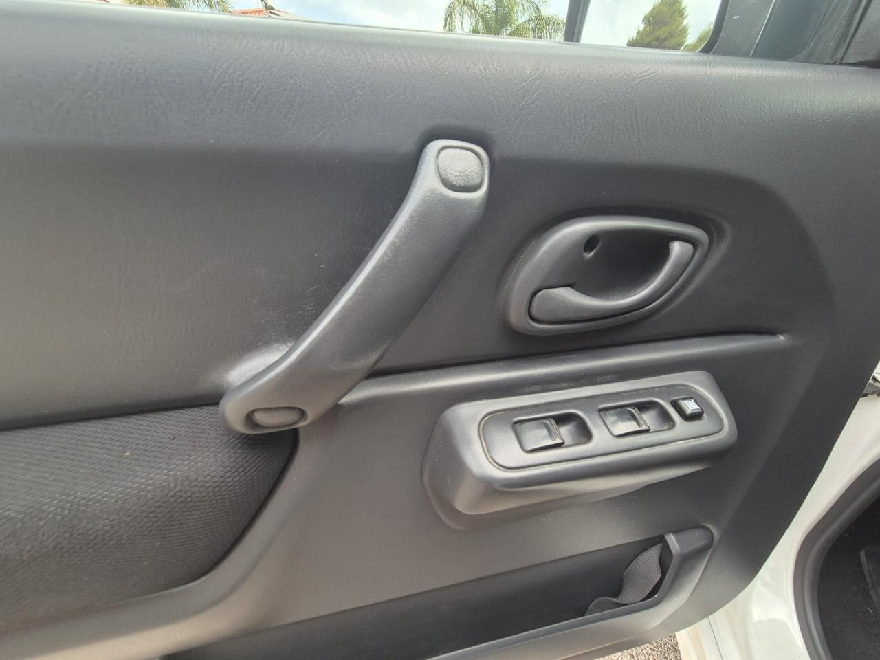 Suzuki Jimny 1.5 DDiS cat 4WD Special 2011