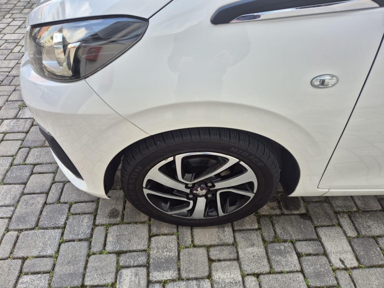 Peugeot 108 decappottabile PureTech 82 5 porte All