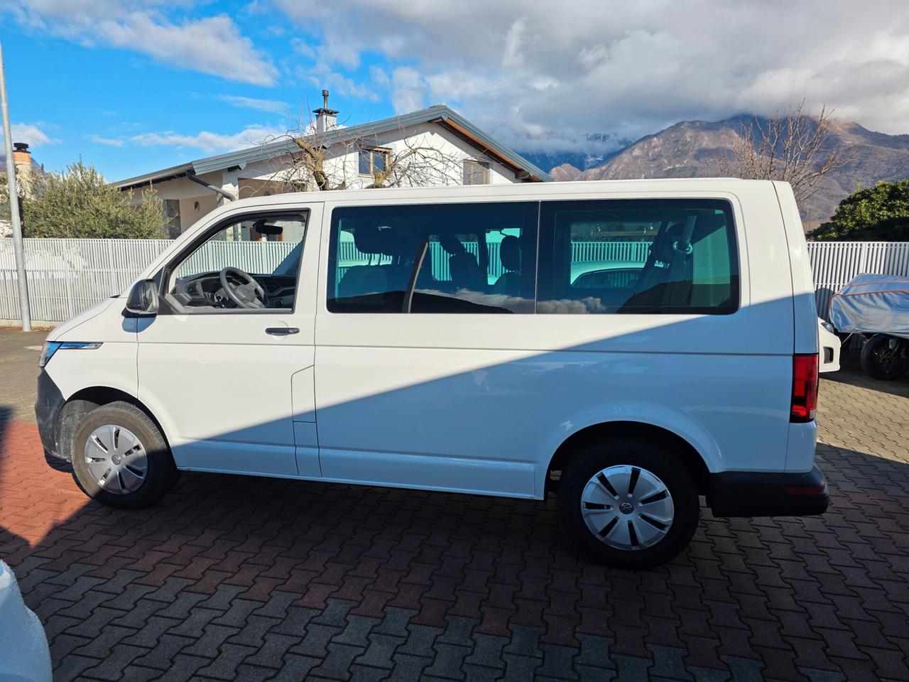 Volkswagen Caravelle 2.0 TDI 110CV PC Trendline solo 60.000km