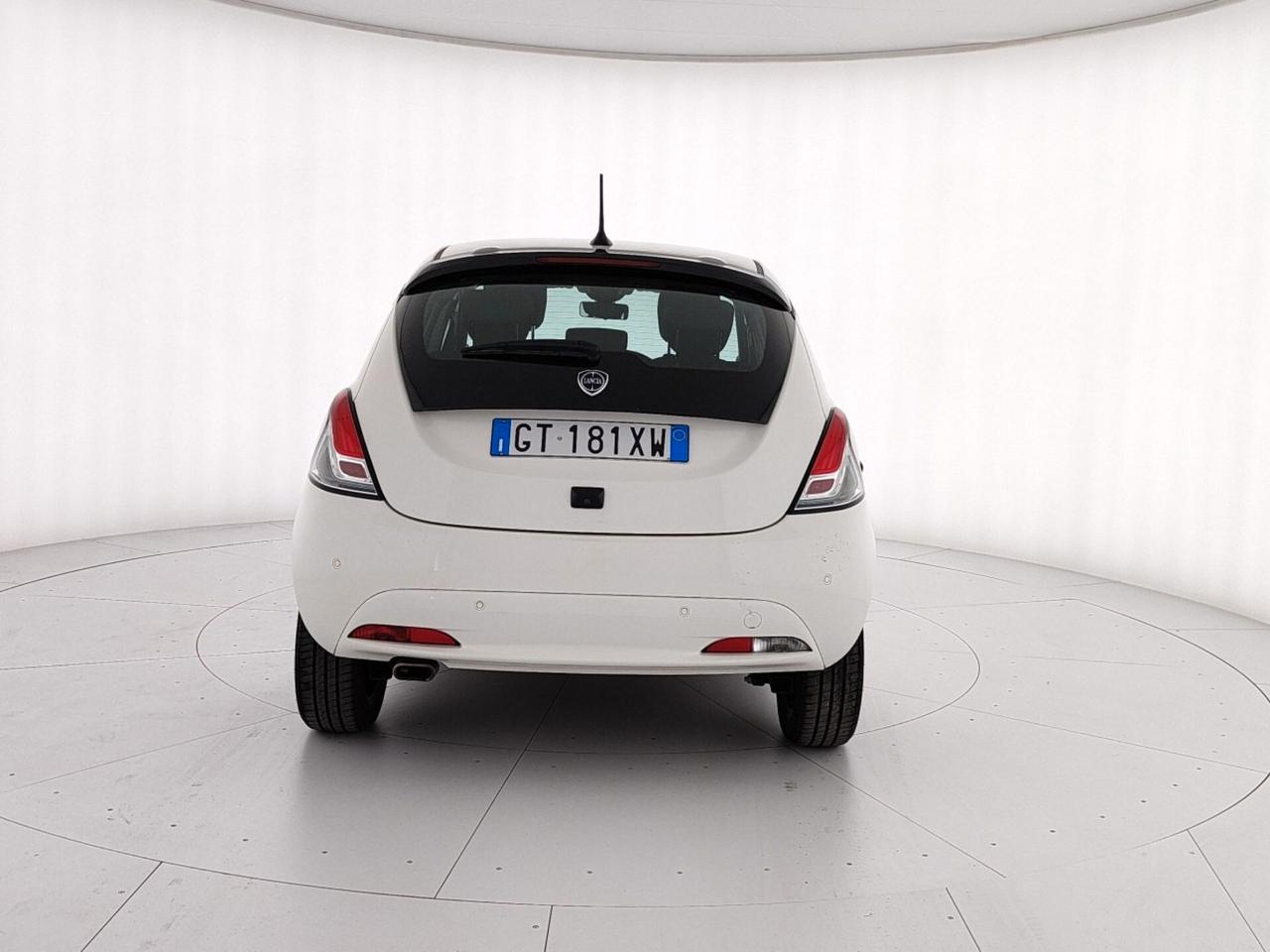 Lancia Ypsilon 1.0 FireFly 5 porte S&S Hybrid Platino