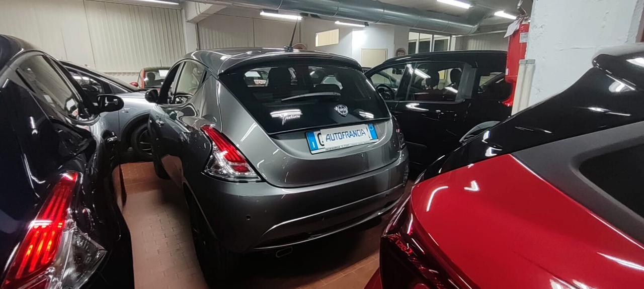 Lancia Ypsilon 1.2 69 CV 5 porte S&S Gold