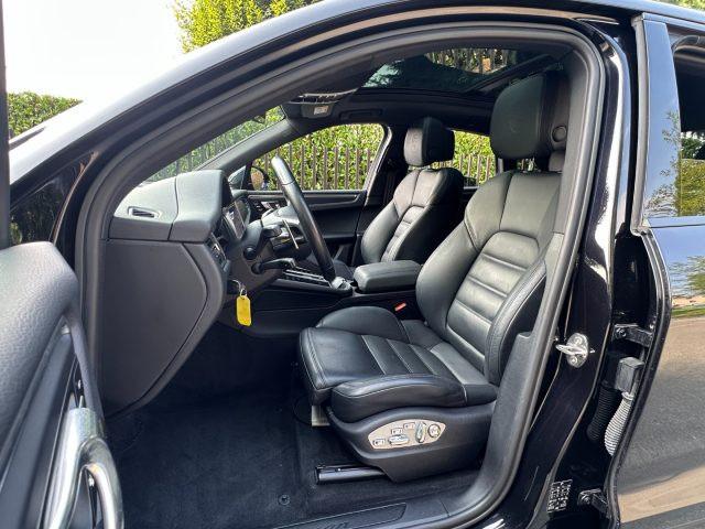 PORSCHE Macan 2.0