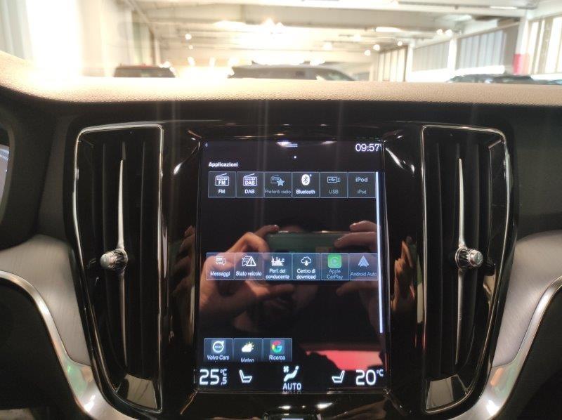 VOLVO V60 (2018-->) - V60 B4 (d) Geartronic Momentum Business