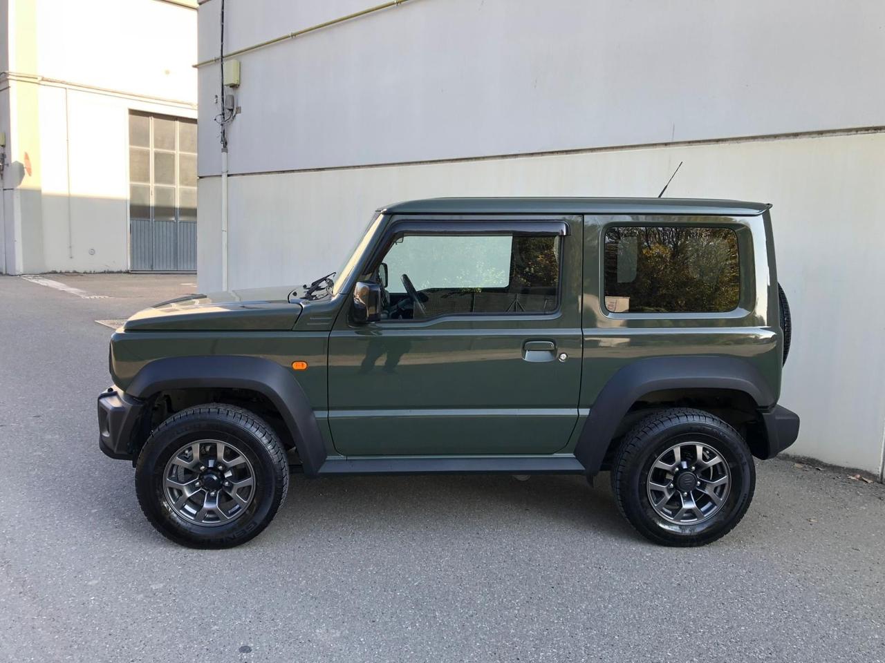 Suzuki Jimny 1.5 5MT Top