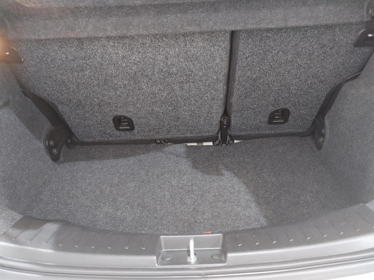 Lancia Ypsilon 1.2 69 CV 5 porte Silver