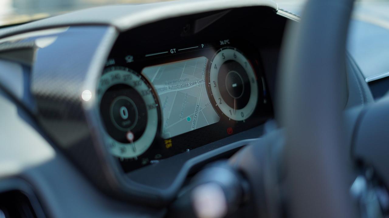 ASTON MARTIN DBX707 4.0