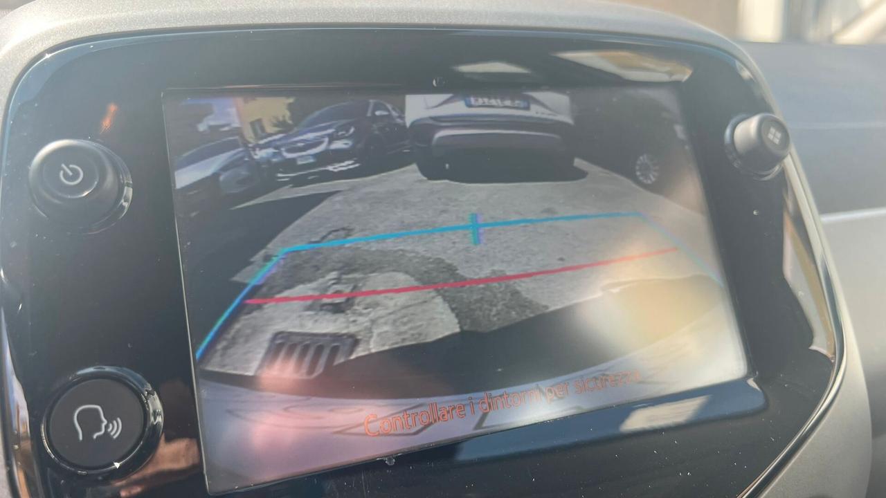 Toyota Aygo Connect 1.0 VVT-i 72 CV 5 porte x-clusiv