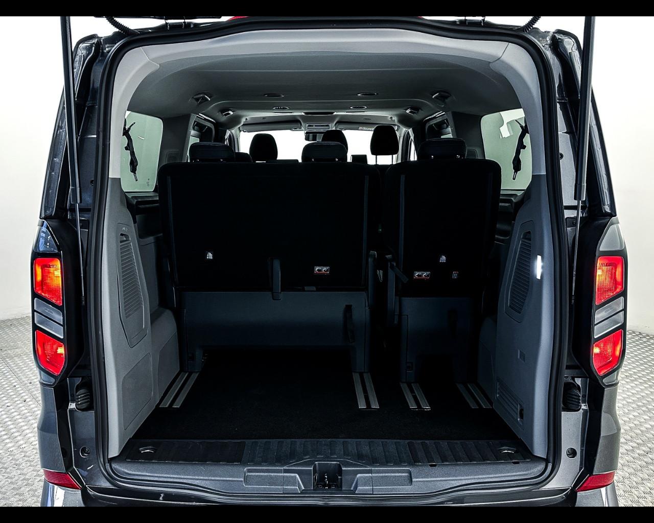 FORD Tourneo Custom 2ªs - Tourneo Custom 320 2.0 EcoBlue 170CV aut. PL Titanium