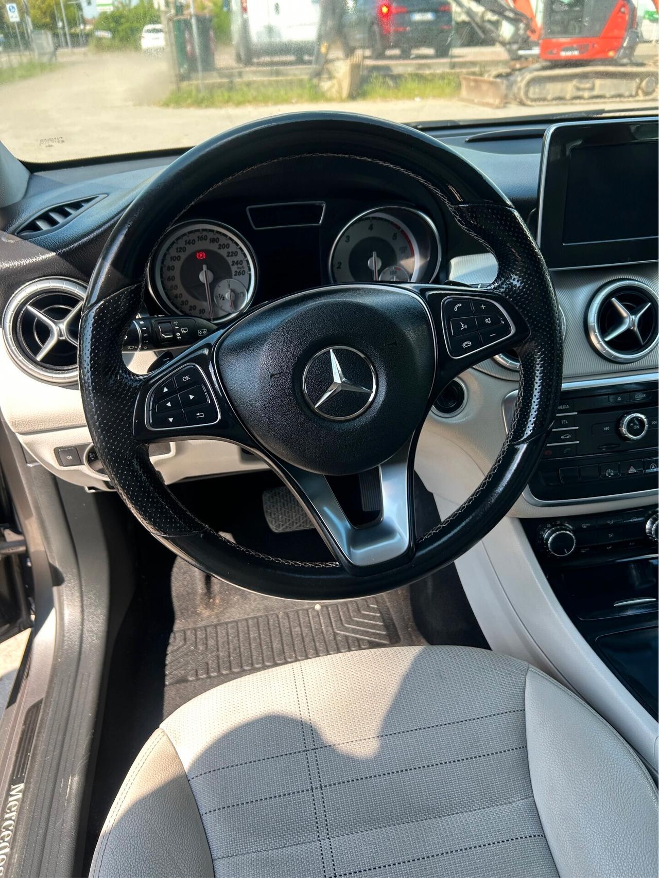 Mercedes-benz CLA 200 CDI S.W. Automatic Premium