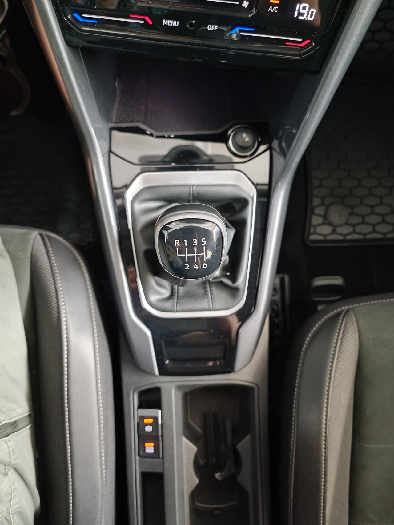 Volkswagen T-Roc 1.0 tsi Style 110cv
