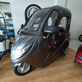 Ufo Magnum elettrico per anziani senza patente e disabili - AZIENDALE