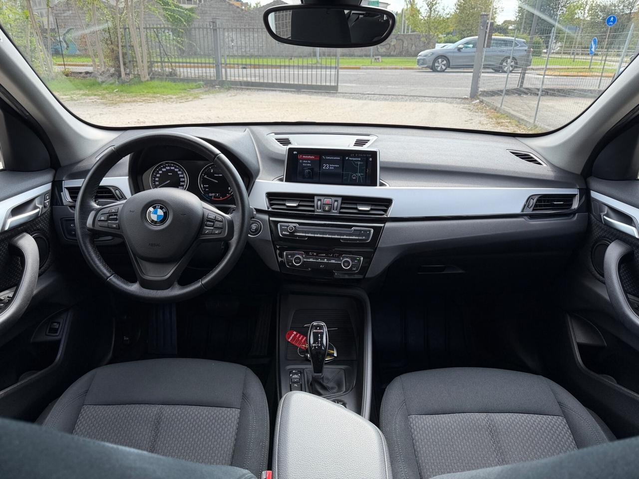 Bmw X1 sdrive16d Business Advantage FARI LED NAVI OK NEOPATENTATI