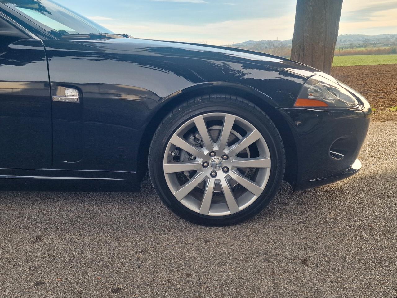 Jaguar XK 4.2 V8 Coupé - Solo 38.000 km !!!