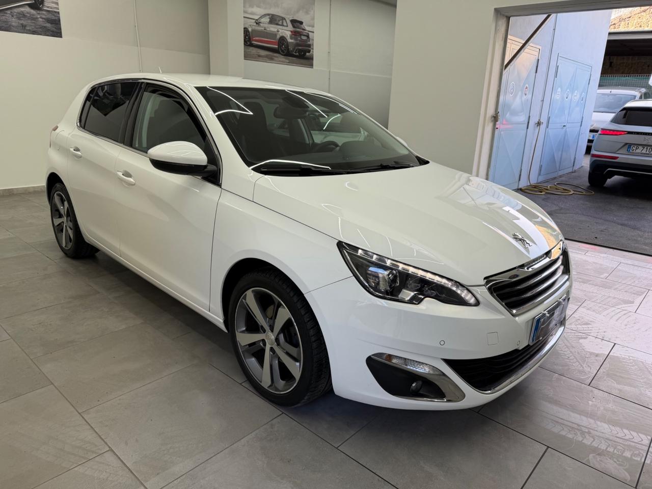 Peugeot 308 BlueHDi 120 S&S Allure
