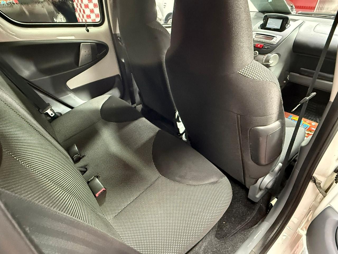 Toyota Aygo 1.0 68cv 5 porte Sol - 2011