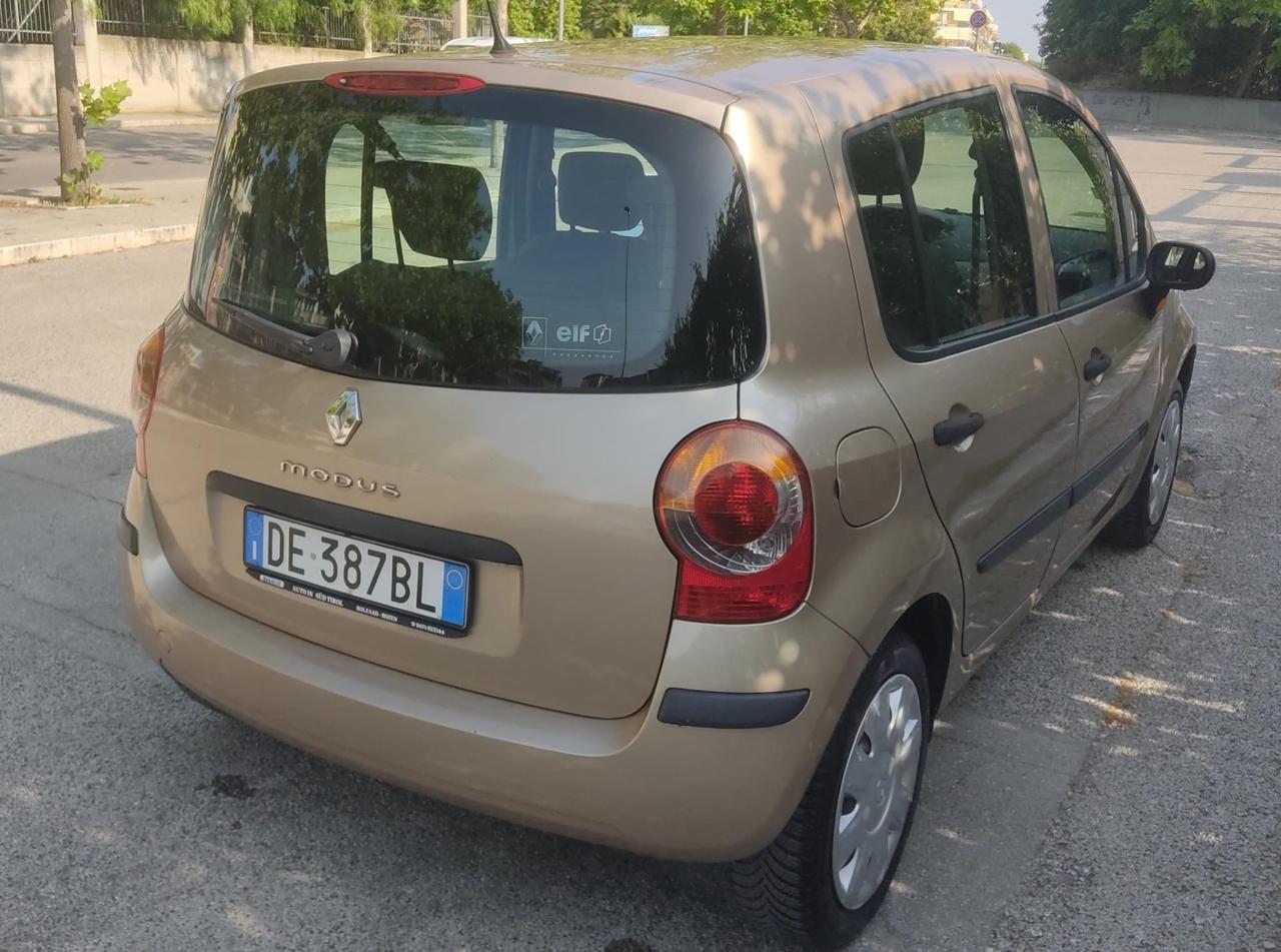 Renault Modus 1.2 16V Luxe Privilège
