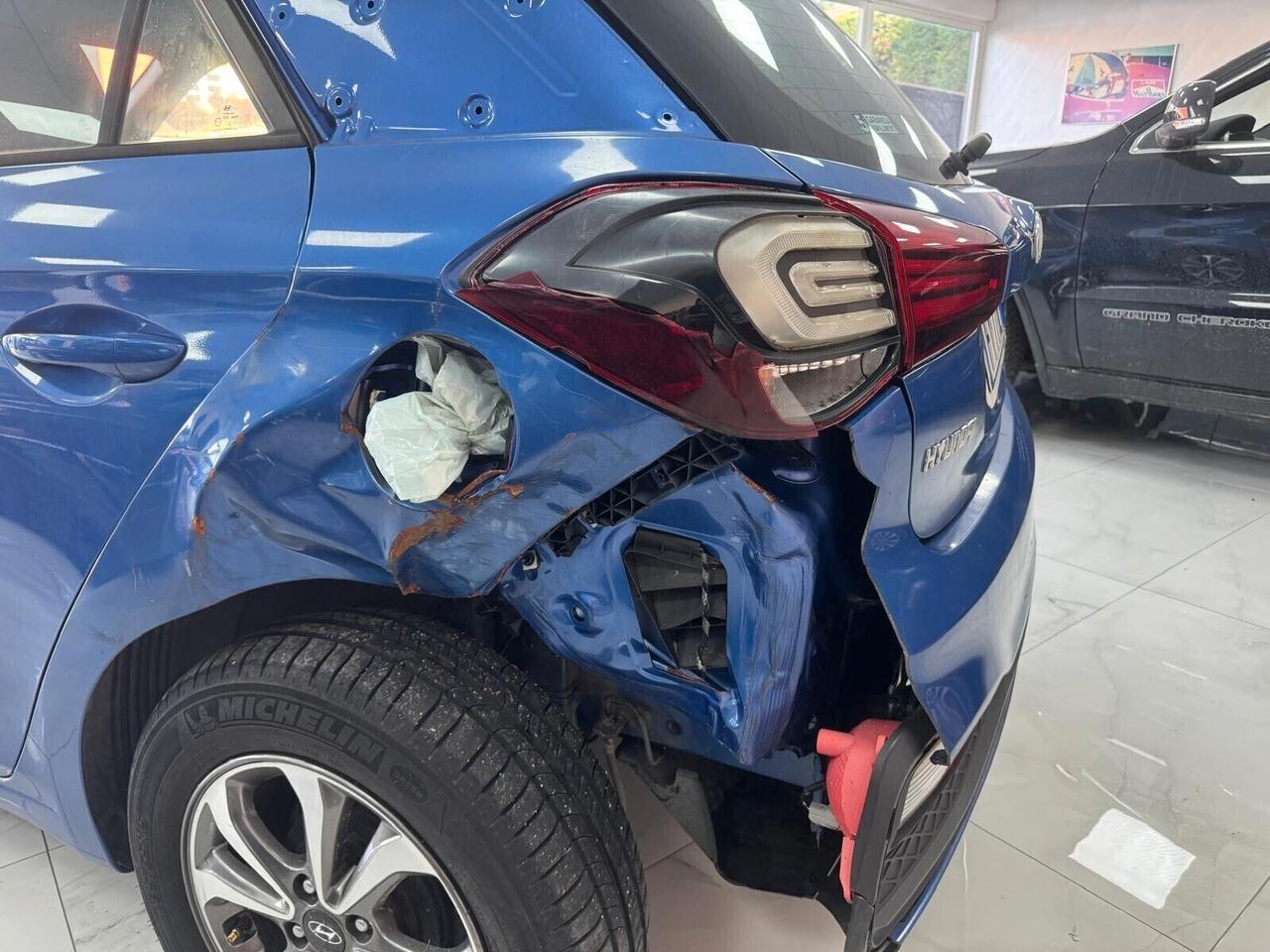 Hyundai i20 1.2 5 porte Econext Connectline - Danneggiata