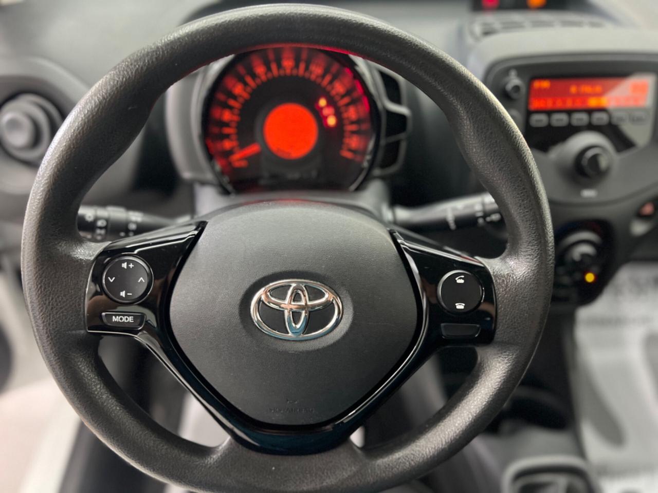 Toyota Aygo Connect 1.0 VVT-i 72 CV x-play 2021