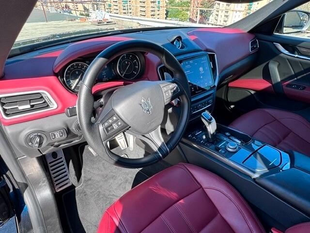 Maserati Ghibli V6 430 CV AWD Modena