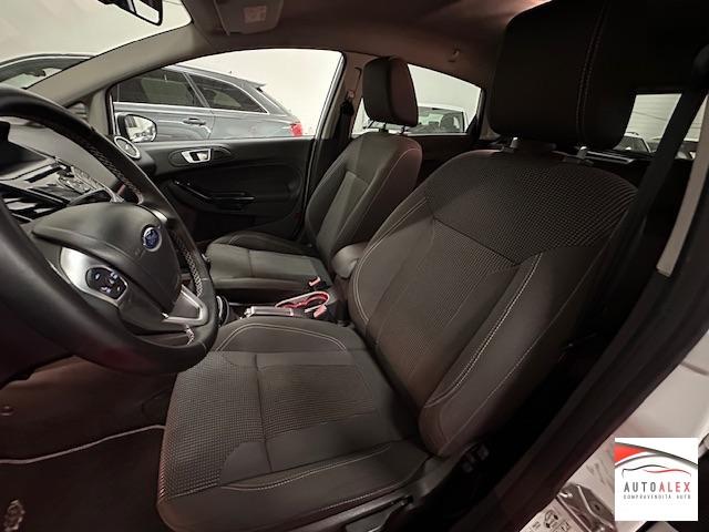 FORD - Fiesta 5p 1.5 tdci Black&White 75cv NEOPATENTATI