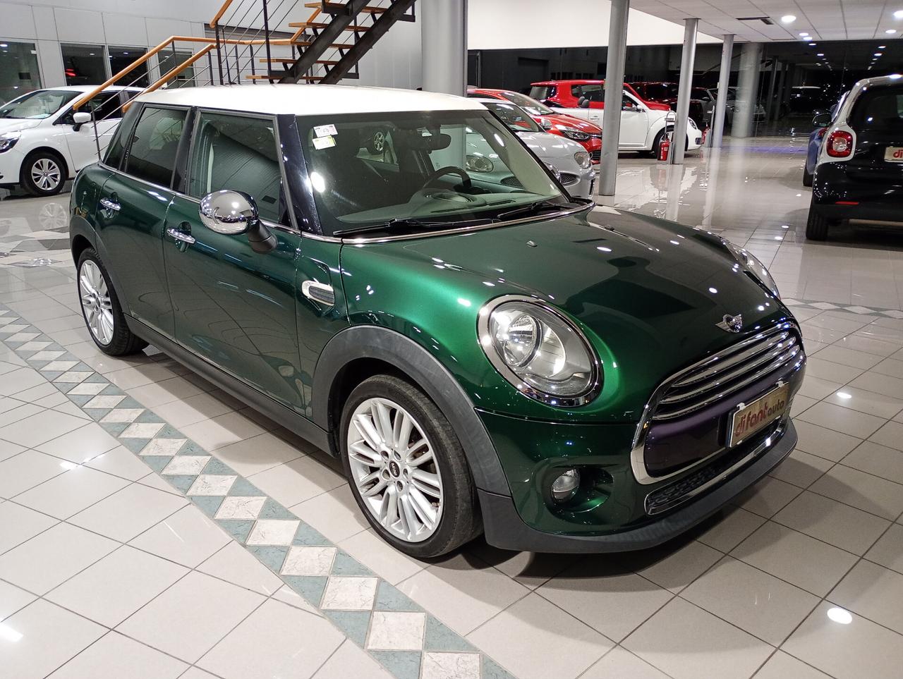 Mini Cooper D 1.5 5P