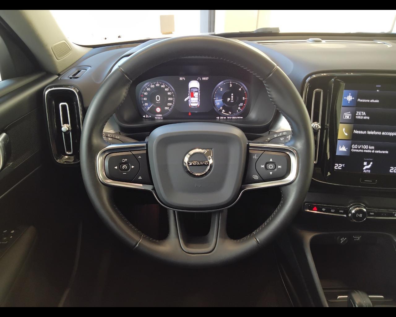VOLVO XC40 - XC40 2.0 d3 Momentum Pro auto my21